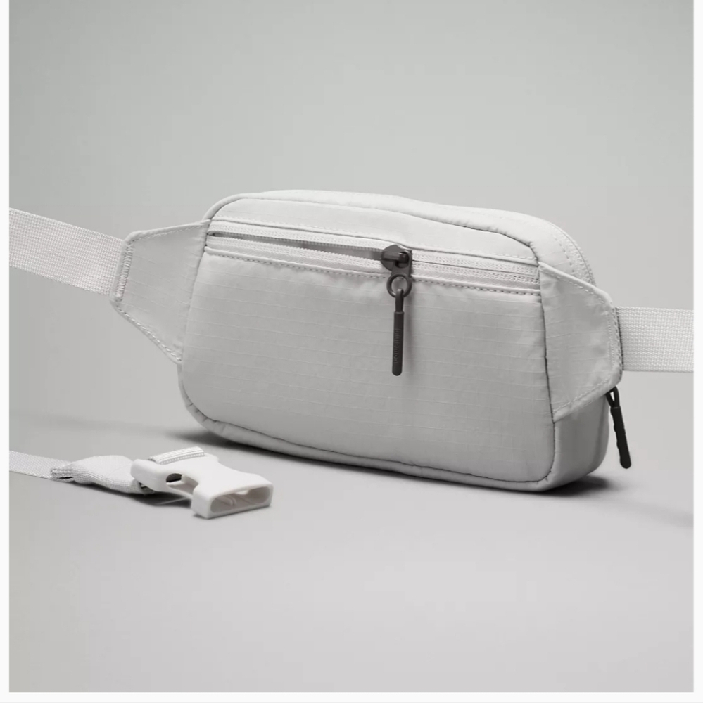 Lululemon Athletica Everywhere Belt Bag Mini Ripstop one size New - Picture 2 of 12